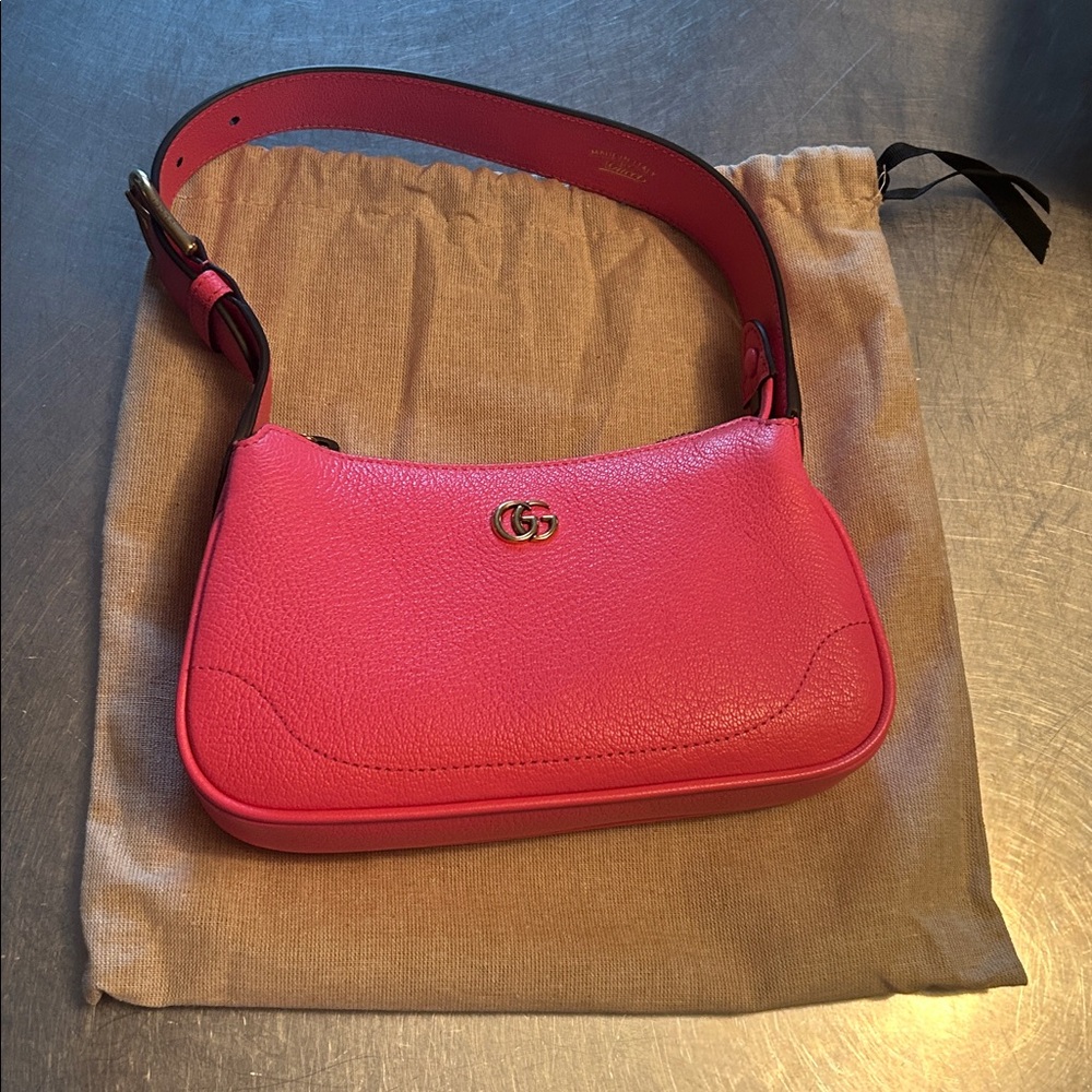 The Gucci Aphrodite Small Grained-leather Shoulder Bag - Picture 14 of 16